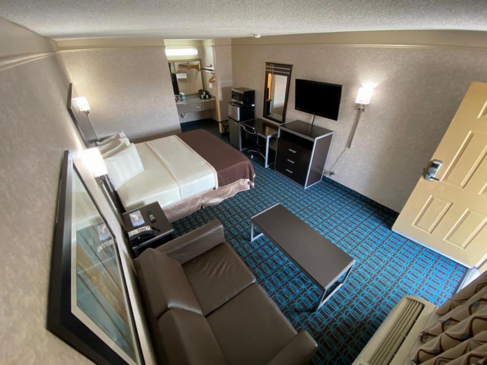 Deluxe Inn - Fayetteville I-95 Image 16