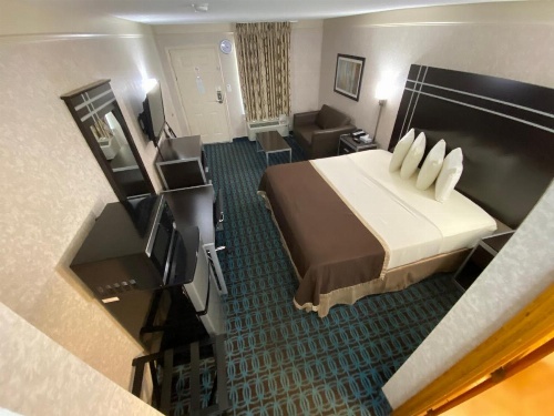 Deluxe Inn - Fayetteville I-95 image 22