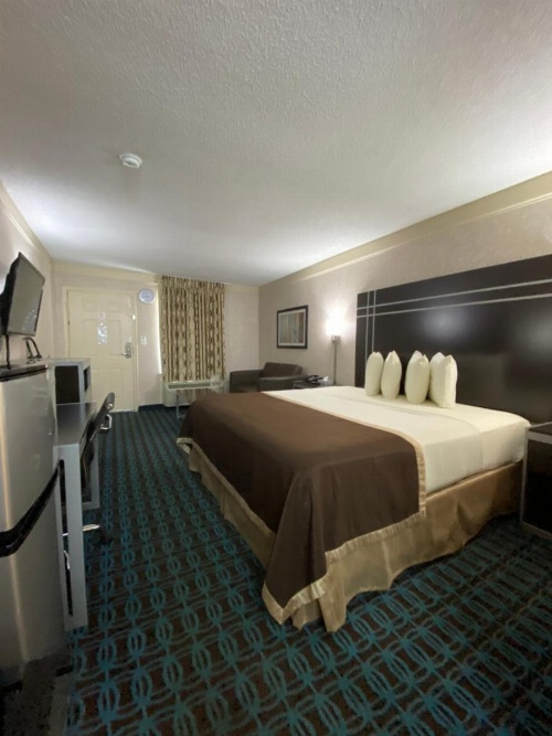 Deluxe Inn - Fayetteville I-95 image 23