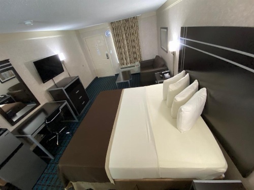 Deluxe Inn - Fayetteville I-95 image 25