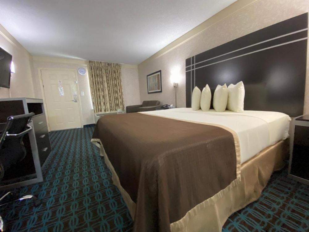 Deluxe Inn - Fayetteville I-95 Image 29