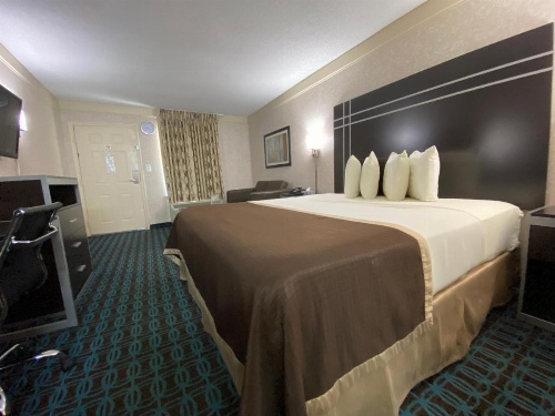 Deluxe Inn - Fayetteville I-95 image 29