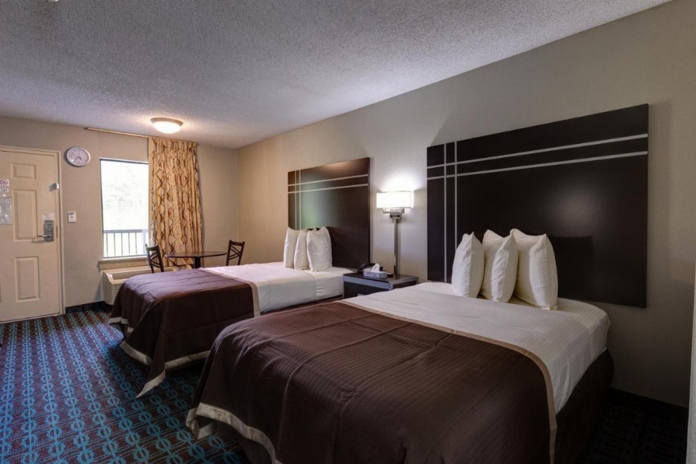Deluxe Inn - Fayetteville I-95 Image 40