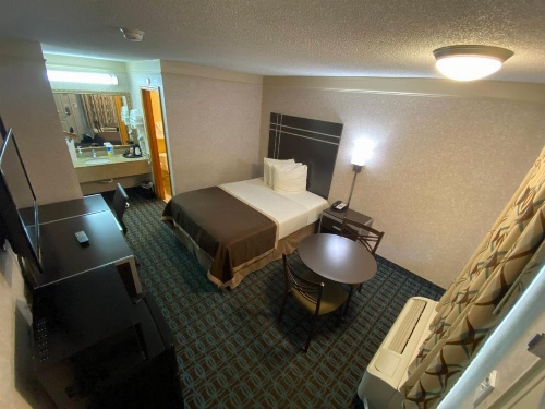 Deluxe Inn - Fayetteville I-95 image 8